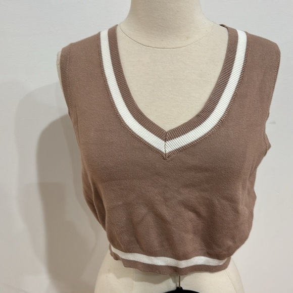 Superdown bonnie varsity skirt set, Size: L - Picture 7 of 9